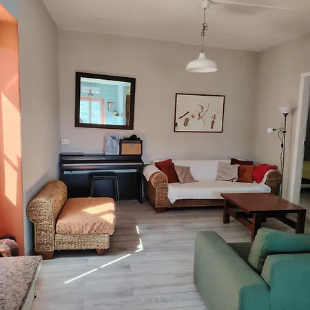 La Casa Colorata Con Vista Borgomaro