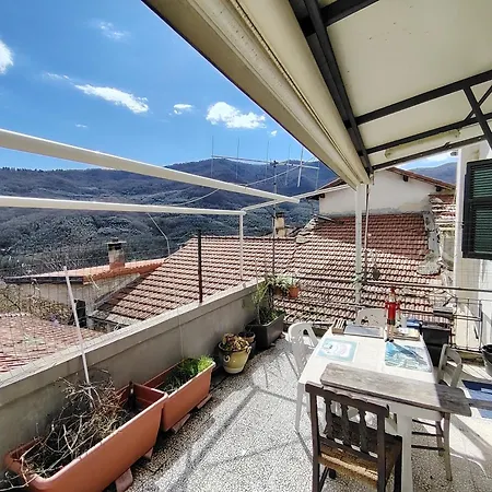 La Casa Colorata Con Vista